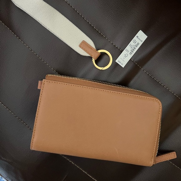 Madewell The Essential Zip Clutch, Sunbaked Tan - Picture 3 of 5